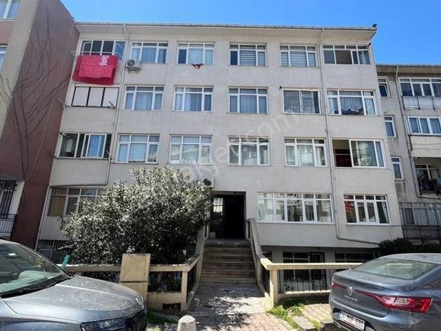 Üsküdar Ahmediye Mahallesi'nde Kiralık 3+1 Balkonlu Geniş Daire