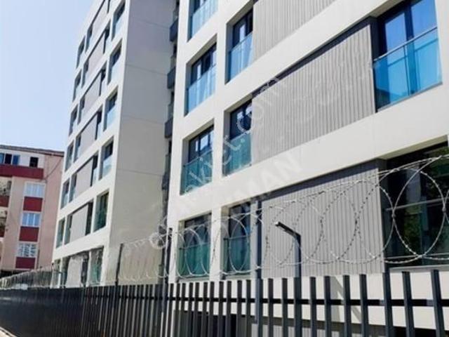 Üsküdar Altınköy Sitesi'nde Sıfır 3+1 Kiralık Daire 90m² Net