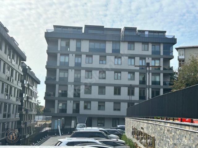 ÜSKÜDAR ALTUNİZADE'DE MERKEZİ KONUM SİTE İÇİNDE 3+1 SATILIK