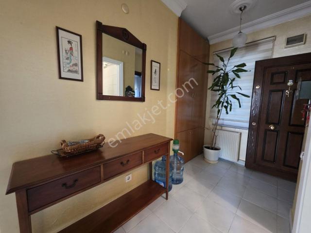 Üsküdar Altunizade Gökdeniz Sitesi 7.katta Eşyalı Kiralık 3+1