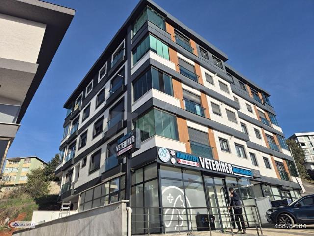 ÜSKÜDAR ÇAMLICA KİRAZLITEPE SATILIK2+1 ARAKAT DAİRE OTOPORK 80M2