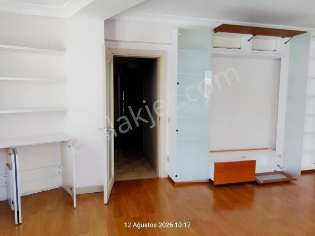 Üsküdar Bulgurlu 2+1 Kiralık Daire Shell Benzinlik Arkası