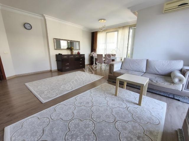 Üsküdar Bulgurlu'nun En Seçkin Sitesinde Geniş 3+1 Arakat Daire