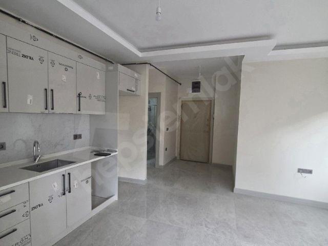 ÜSKÜDAR BURHANİYEDE YENİ BİNA MODERN VE ŞIK 2+1 DAİRE