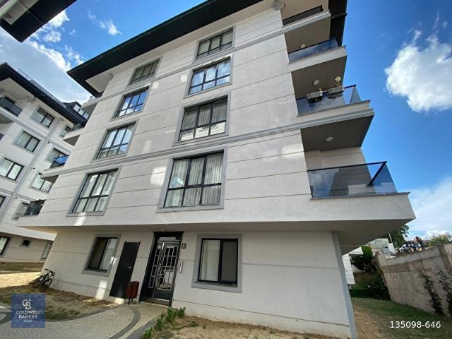 ÜSKÜDAR BURHANİYE'DE EKŞİOĞLU KONAKLARI'NDA MODERN KİRALIK DAİRE
