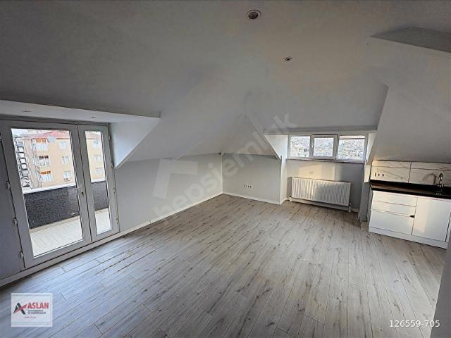 ÜSKÜDAR BAHÇELİEVLER MAH ANACADDE ÜSTÜ 5+2 SATILIK 250M2 BRÜT