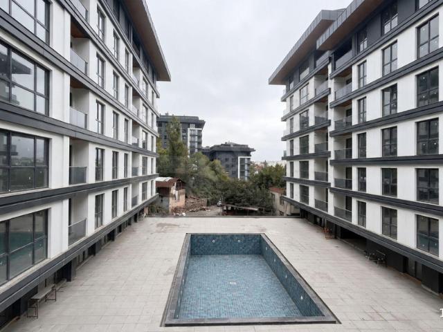 ÜSKÜDAR BAHÇELİEVLER'DE SIFIR 2+1 HAVUZLU SİTEDE SATILIK DAİRE