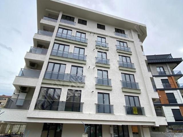 Üsküdar Bahçelievler De Sıfır Merkezi Konumlu 2+1 Kiralık Daire