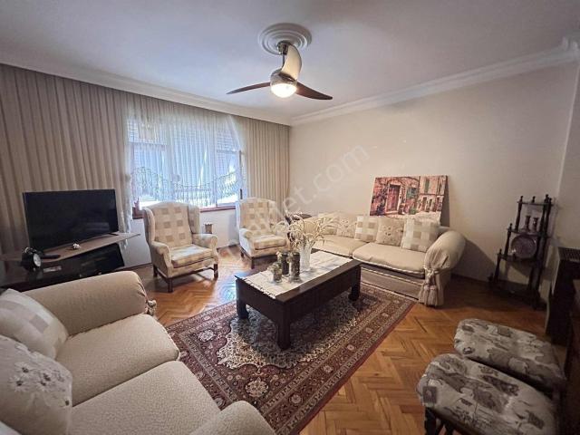 Üsküdar Da Dekorasyonlu Tertemiz Satılık 3+1 Daire