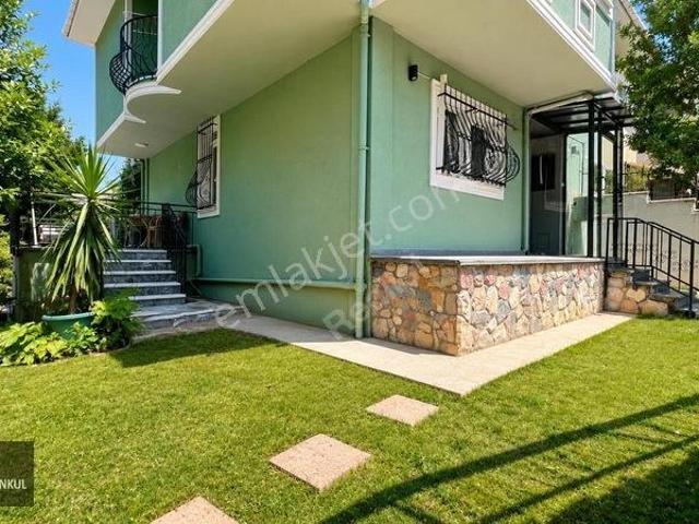 Üsküdar Çengelköy Ata 2 Sitesinde Masrafsız Triplex Villa