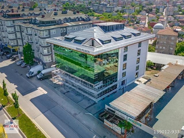 Üsküdar Çengelköy 'De Cadde Üzeri Komple Kiralık Plaza