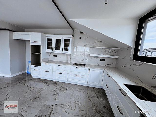 ÜSKÜDAR ÇENGELKÖY GÜZELTEPEDE BOĞAZ MANZARALI 6+2 300m2 DUBLEKS