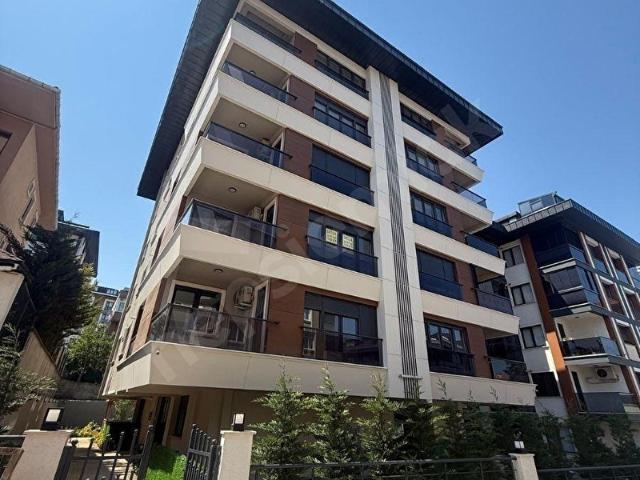 ÜSKÜDAR ÇENGELKÖYDE SATILIK 5+2 300 M2 ÇATI DUBLEKS DAİRE