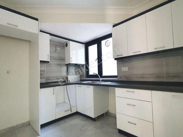 Üsküdar Ferah Mah Yeni 2+1 Kiralık Daire Ent@ Eml@k