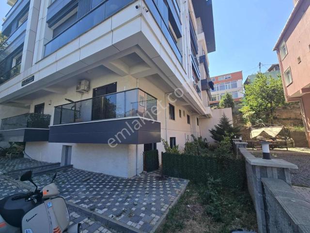 Üsküdar Güzeltepe Çamlıktepe Mevki Yeni Butik Bina 3+1 Kiralık