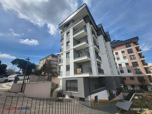 ÜSKÜDAR KÜÇÜKSU MAHALLESİ SİTE İÇİ 2+1 DAİRE