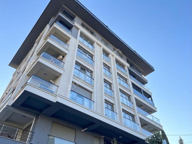 Üsküdar Küçüksuda Boğaz Manzaralı Sıfır Binada Lüks 3+1