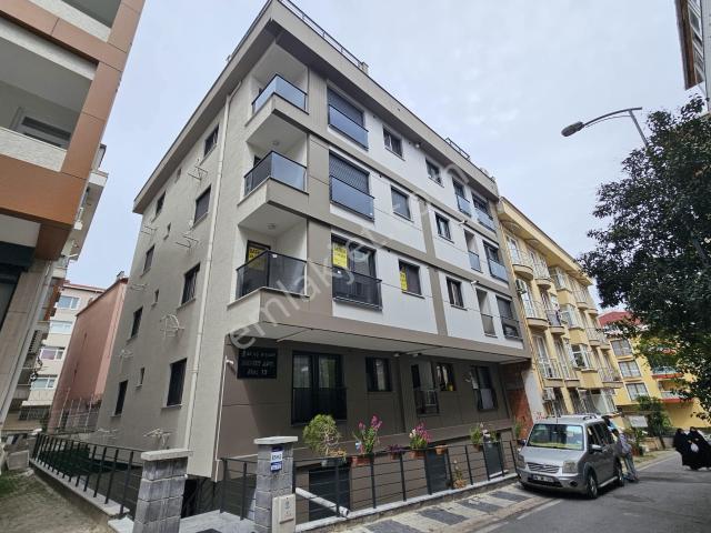Üsküdar Libadiyede Merkezi Konumda, Yeni Binada, Boş 1+1 Daire