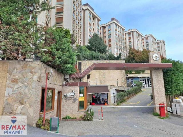 Üsküdar Sadıkoğlu New Cıty 1. Etap 3+1 160 M2 Satılık Daıre