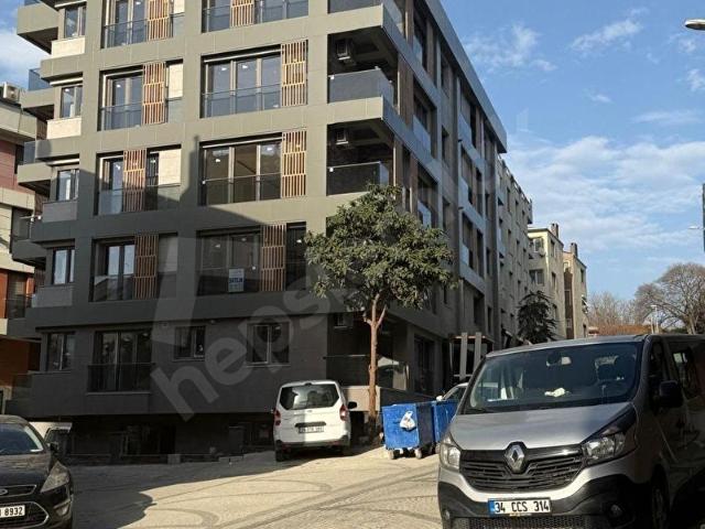 ÜSKÜDAR SALACAKTA 3+1 110 M2 BAHÇELİ SIFIR OTOPARKLI DAİRE