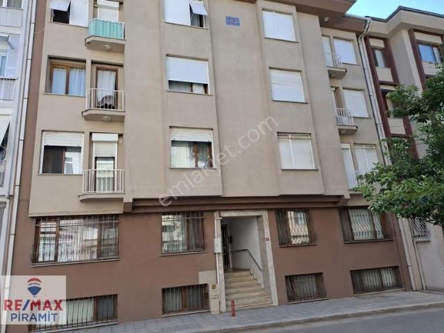 Üsküdar Salacak'ta 3+1 145 M2 Deniz Manzaralı Kiralık Daire