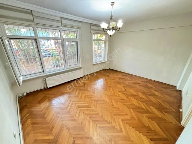 Üsküdar Salacak Mahallesi 2+1 Bahçeli Kiralık Daire