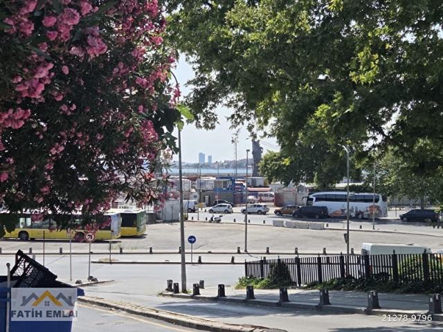 ÜSKÜDAR SELİMİYE SAHİLDE SIFIR BİNADA 1+1 KİRALIK KONUT