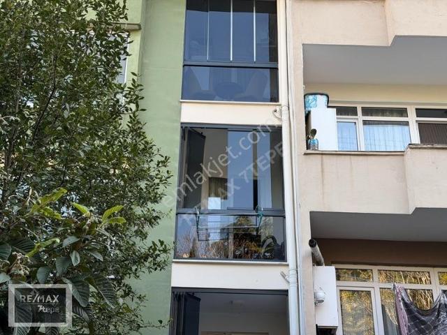 Üsküdar Selimiyede Hareme Yakın Konumda Satılık 2+1 Daire