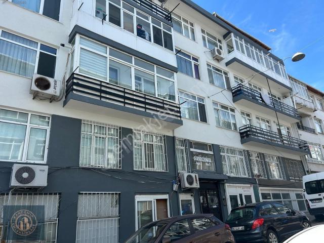 Üsküdar Selimiye'de Merkezi Konum 85 M2 2+1 Satılık Daire