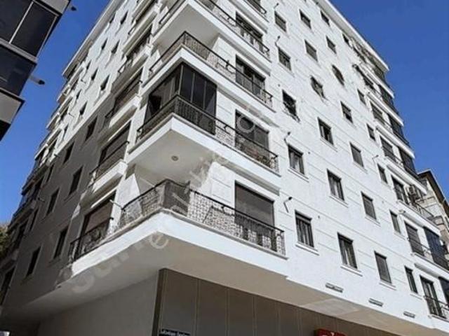 Üsküdar Setbaşı'nda Yeni Bina'da 2+1 Satılık Daire