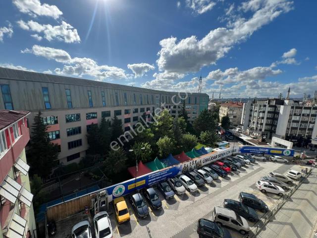 Üsküdar Üniversitesi Sokağında 2+1,85m2,temiz,ferah,teraslı