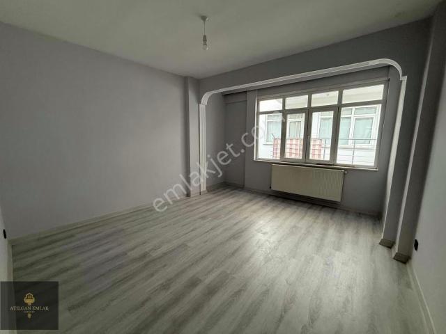 Üsküdar Zeynep Kamil 4 Yolda Ulaşıma Yakın Temiz 2+1 Kiralık