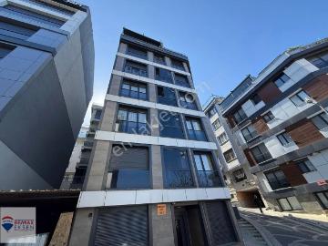 Üsküdar'da Boğaz Manzaralı Yeni Binada Kiralık 2+1 Daire