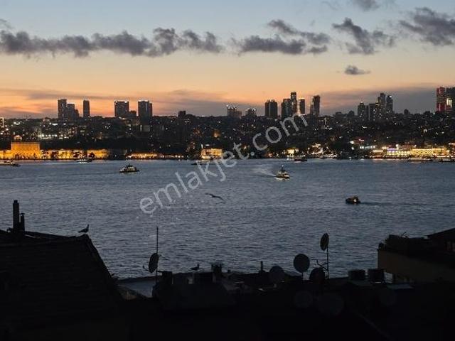 Üsküdar'da Kapanmayan Boğaz Manzaralı 3+1 Satılık Daire
