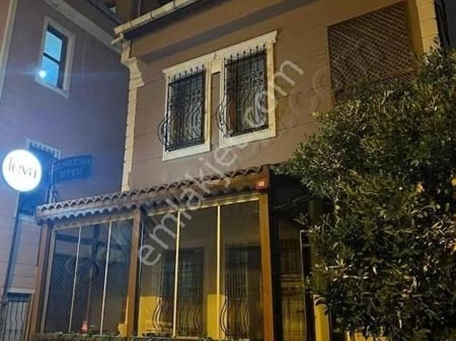 Üsküdar'da Muhteşem Üç Katlı Müstakil Ev