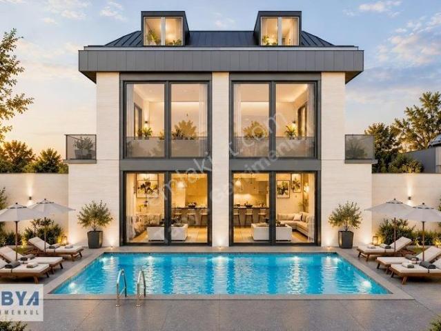 Uskumruköy Zekarıyaköy'de Ultra Lüks Satılık Villa