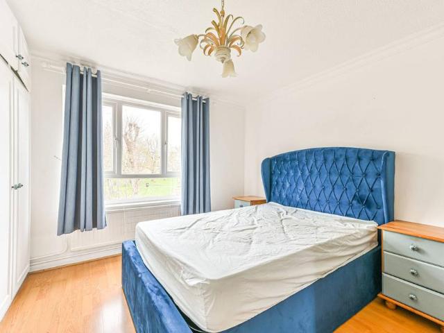 Usk Road, London, SW11 2RR, United Kingdom | 2 bed townhouse for rent #140227457 | Rentberry