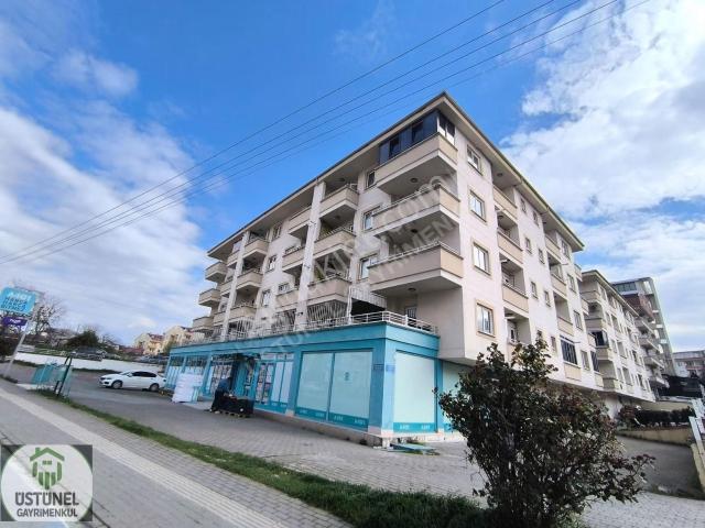 Üstünel'den Site İçerisinde Arakat Hazır Kiracılı Satılık Daire