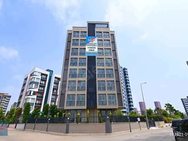 ÜSTÜNKENT'TEN 50. YIL'DA SIFIR YAPIDA MODERN TASARIMLI 3+1 DAİRE