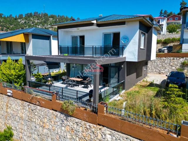 Üstünkentten Ayvagediği'nde Site İçi Doğalgazlı 3+1 Eşyalı Villa