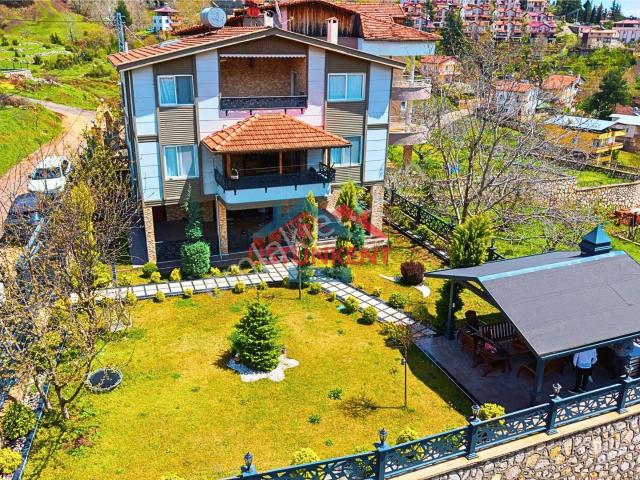 Üstünkent'ten Bekiralanı'nda 610 M² Arsa İçi Tripleks Lüks Villa