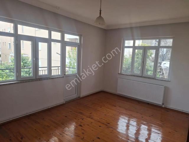 Usta Gayrimenkul'den Merkezi Konumda Kiralık D.gazlı 3+1 Daire