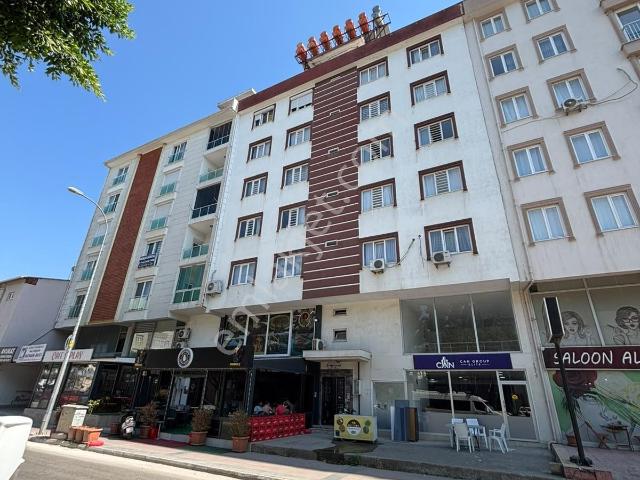 Usta Gayrimenkul'den Kiralık Doğalgazlı Cadde Üzerinde 2+1 Daire