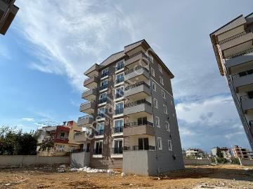 Usta Gayrimenkul'den Satılık 2+1 Havuzlu Sitede Sıfır Daire