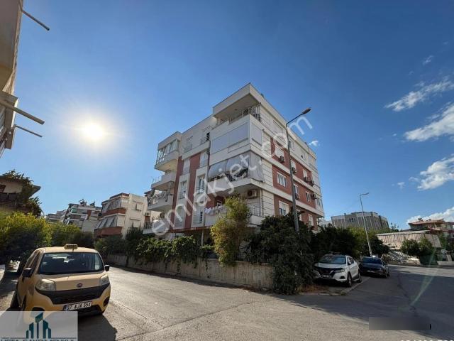 Usta Gayrimenkul'den Satılık 3+1 Temiz Doğalgazlı Daire