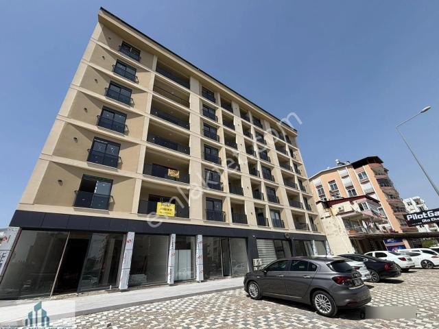 Usta Gayrimenkul'den Satılık Havuzlu Sitede Sıfır Lüks 2+1 Daire