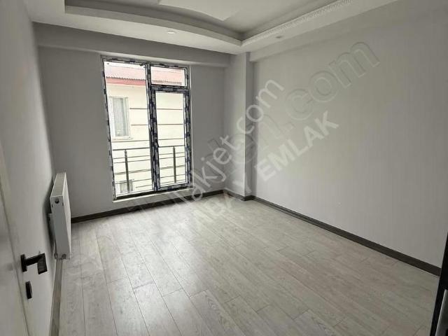 Ustabay Emlaktan Üni Karşısında Satılık 1+1 Lüx Daire