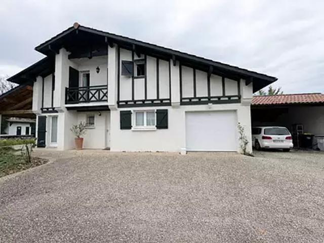 Ustaritz 64480 Achat / Vente maison 6 pièces t6 piscine