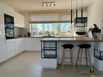 Nowoczesny dom 113m2 z patio i fotowoltaiką w Ustroniu Morskim