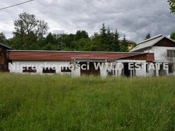 Nieruchomość komercyjna z budynkami i działką 4397 m2